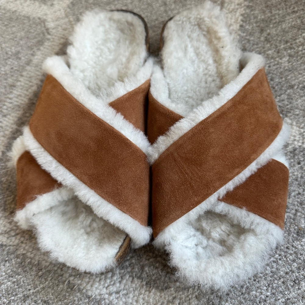Jenni Kayne Shearling-Lined Slippers - Picture 1 of 5